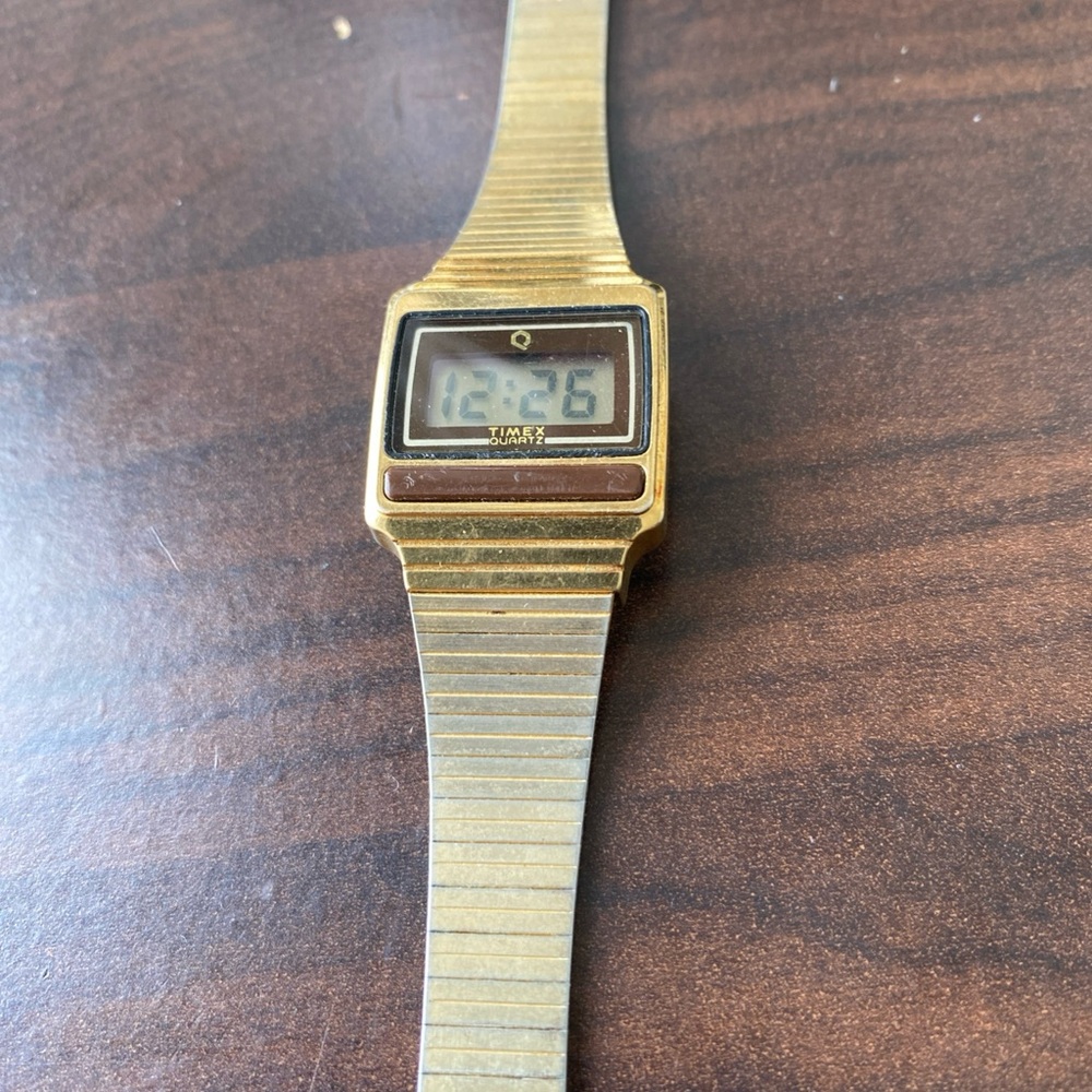 Timex Gold Digital Watch - Picture 4 of 8